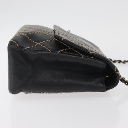 Chanel Chanel Matelassé Cuir Noir Black leather, Black, Leather, Handbag