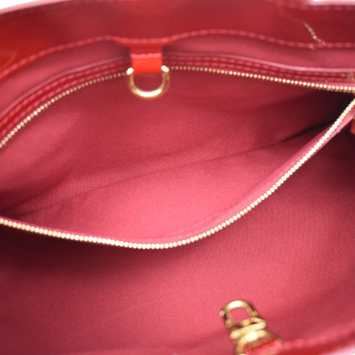 Louis Vuitton Wilshire Monogram Vernis, Red, Patent Leather, Handbag