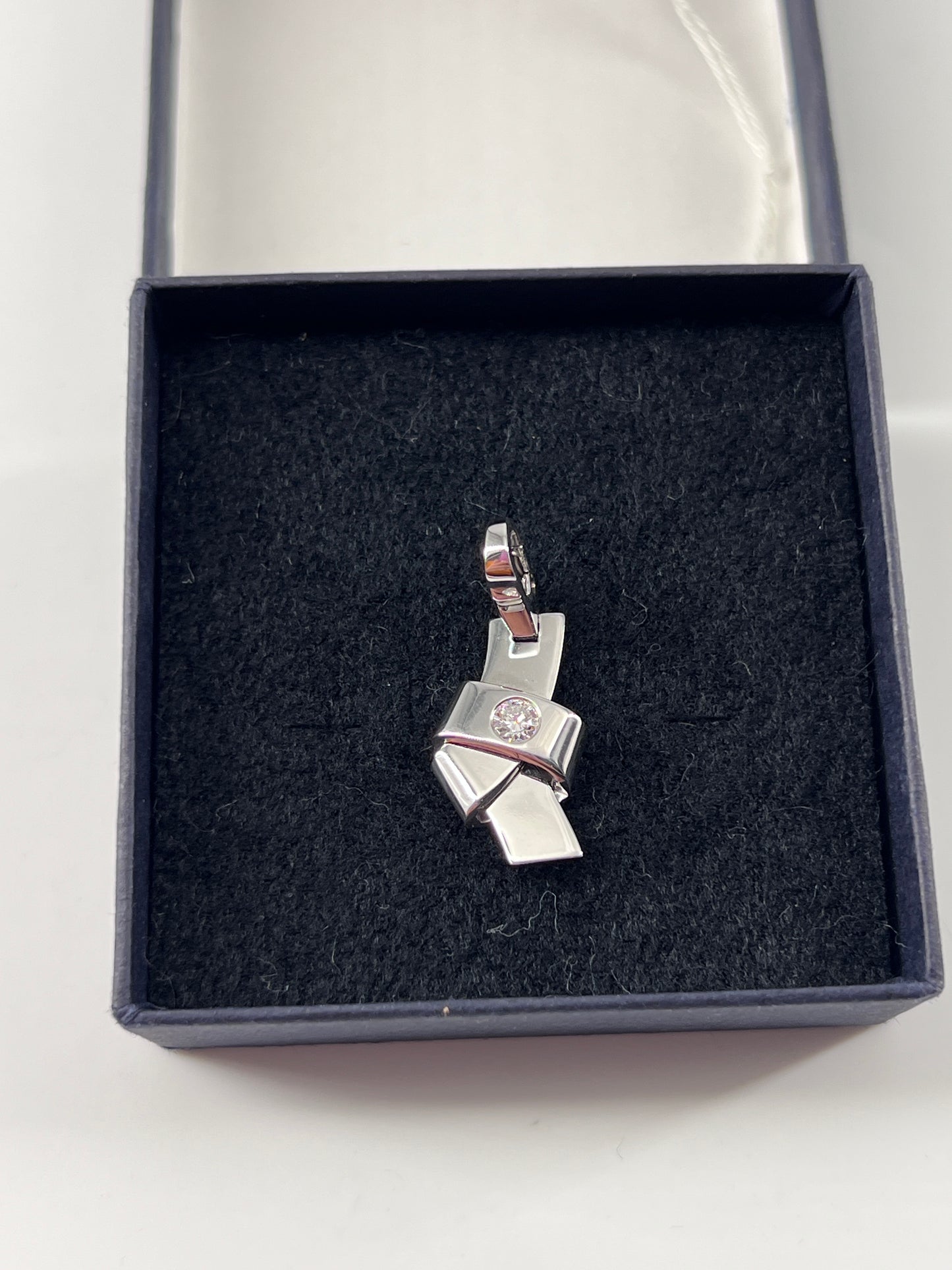 Cartier Knot Pendant Silver, WHITE, SILVER, Pendant & Charms