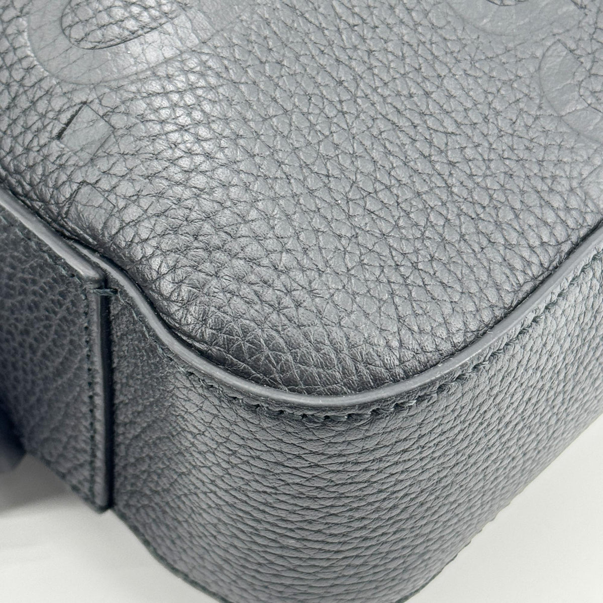 Gucci Convertible Jumbo GG Embossed Leather, Black, Leather, Tote Bag