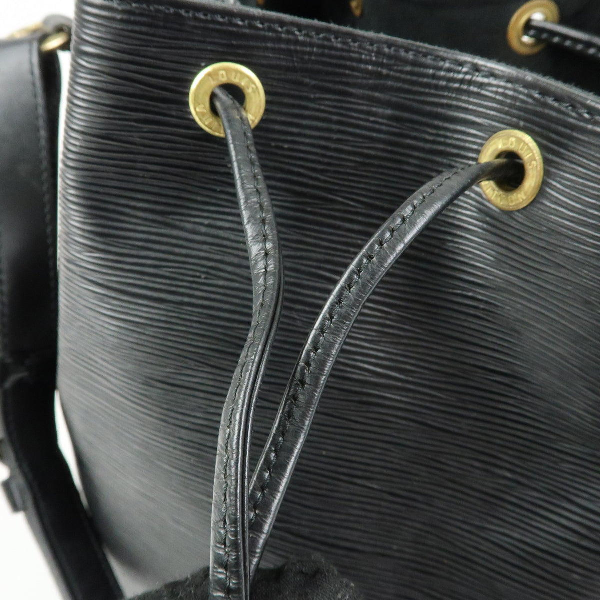 Louis Vuitton Petit Noe Epi Leather, Black, Leather, Handbag