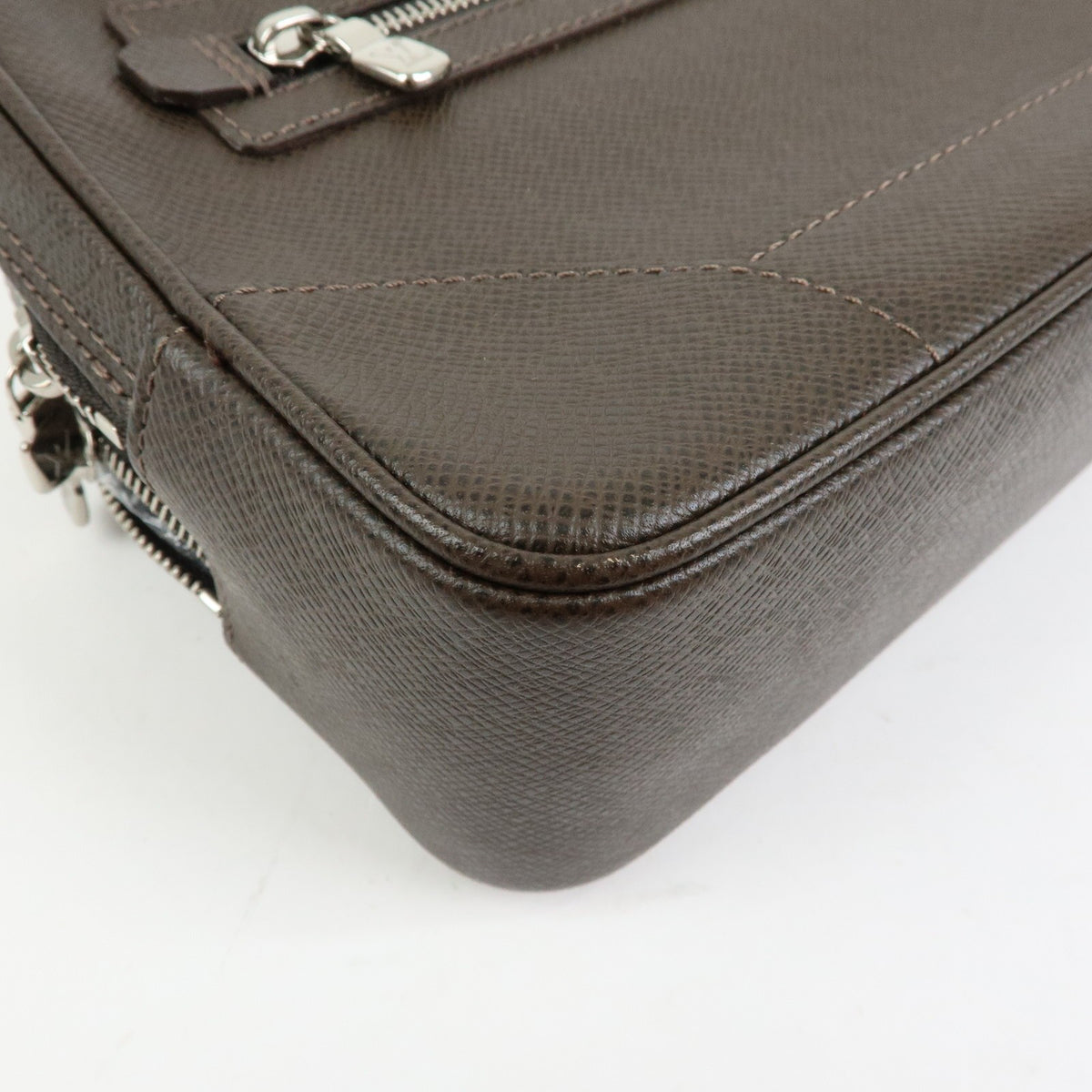 Louis Vuitton Neo Pavel Taiga Leather, Brown, Leather, Handbag