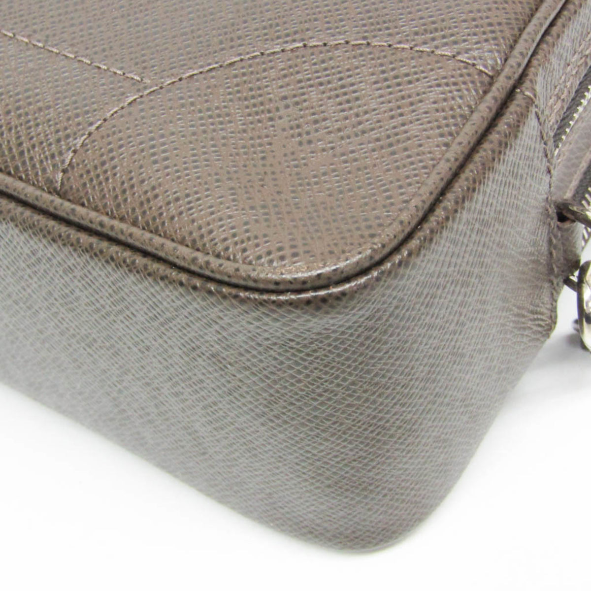 Louis Vuitton Pavel Taiga Leather, Brown, Leather, Clutch