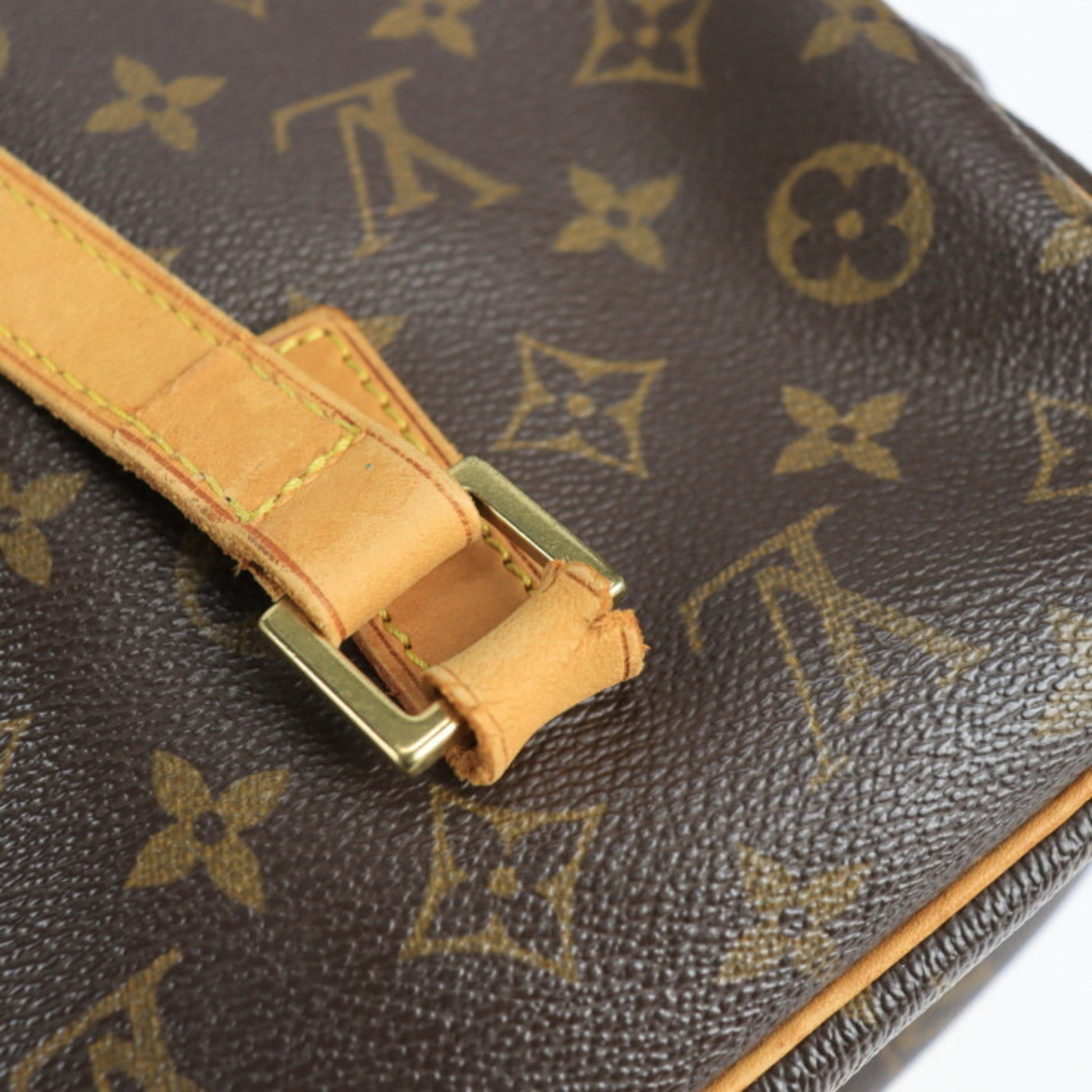 Louis Vuitton Cité, Brown, Canvas, shoulder