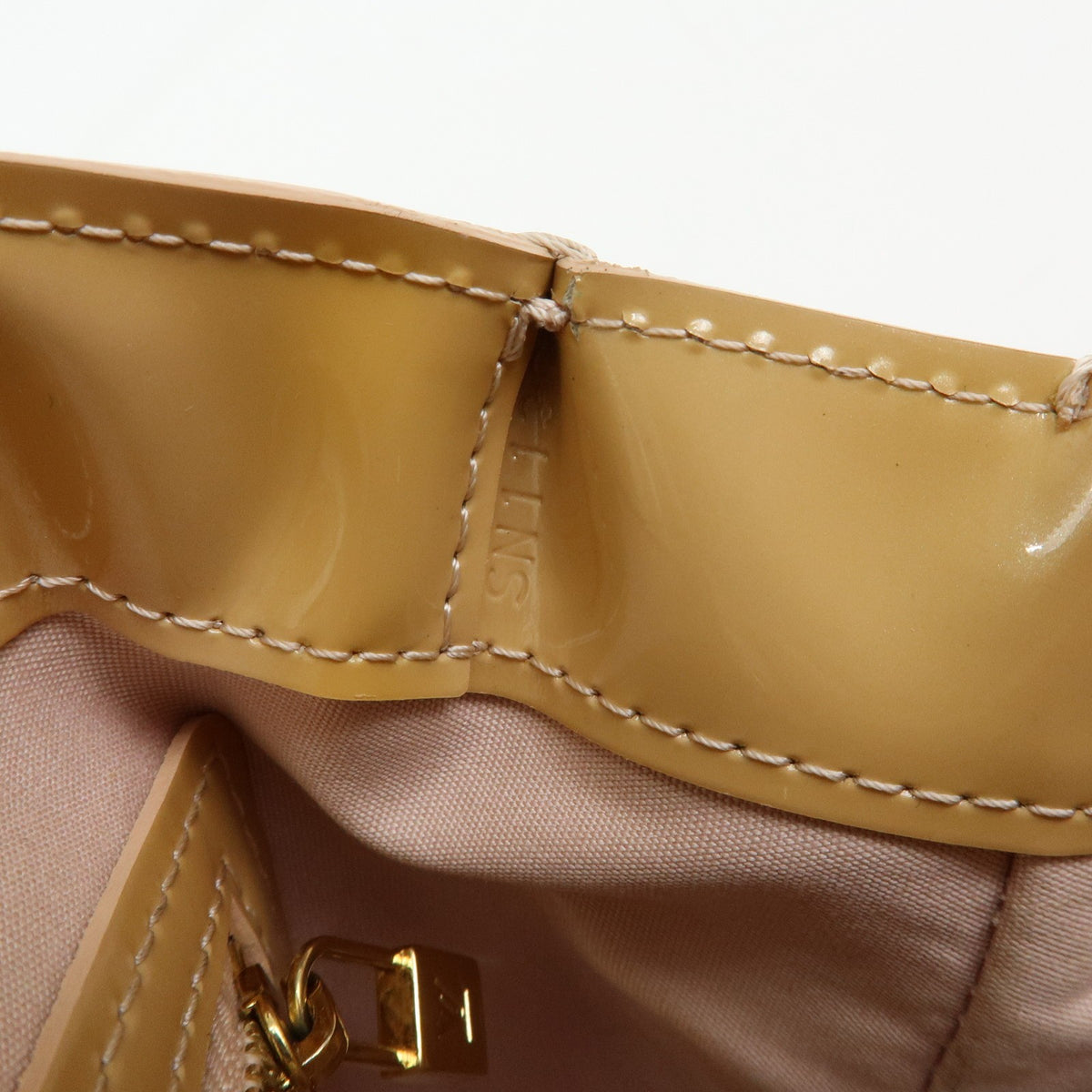 Louis Vuitton Wilshire Monogram Vernis, Beige, Patent Leather, Handbag