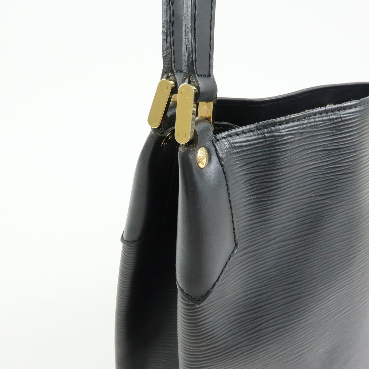 Louis Vuitton Mandara Epi Leather, Black, Leather, Shoulder Bag