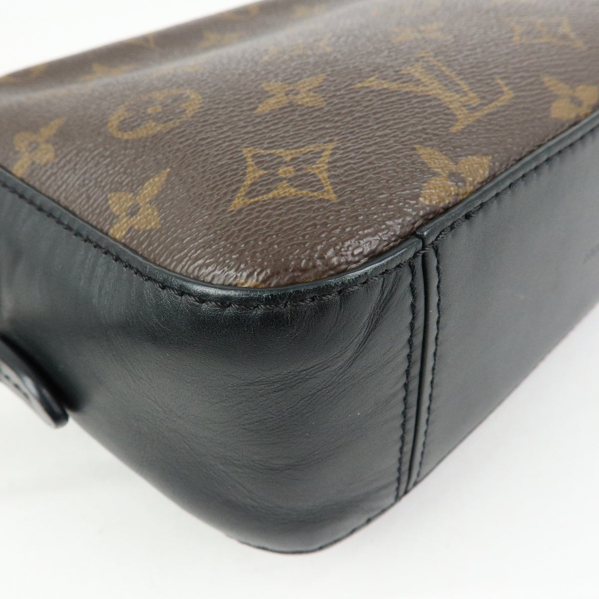 Louis Vuitton Saintonge Monogram Canvas with Leather, Brown, Canvas, Handbag