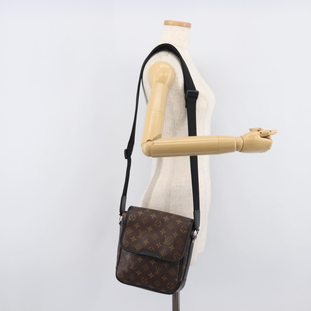 Louis Vuitton Bass Messenger Macassar Monogram Canvas, Brown, Canvas, Handbag