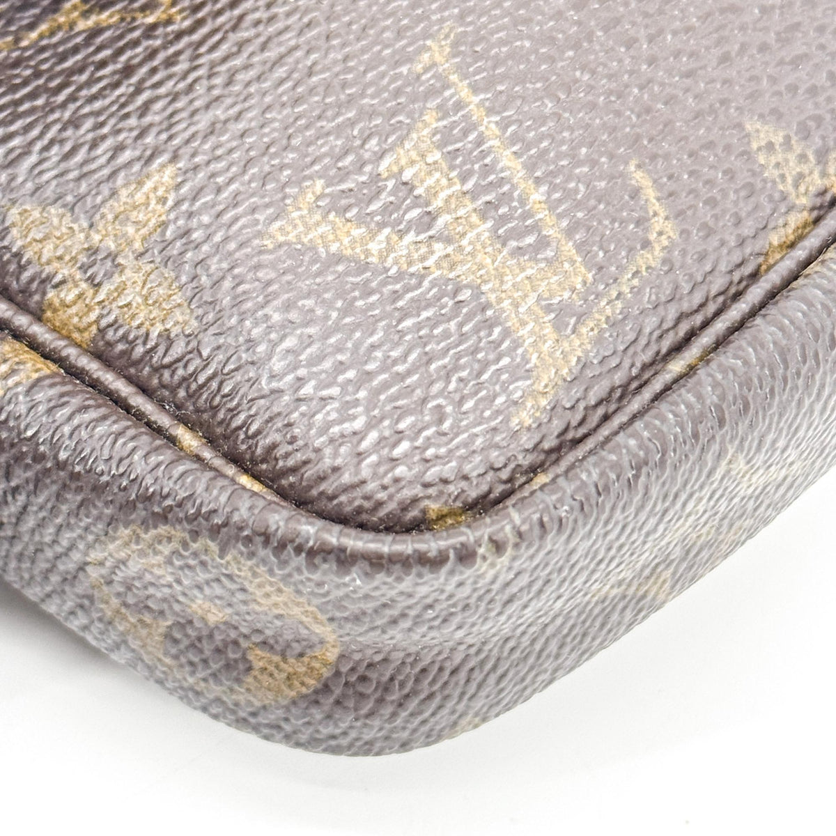 Louis Vuitton Louis Vuitton Monogramme Pochette Monogramme Canvas, Brown, Canvas, Clutch