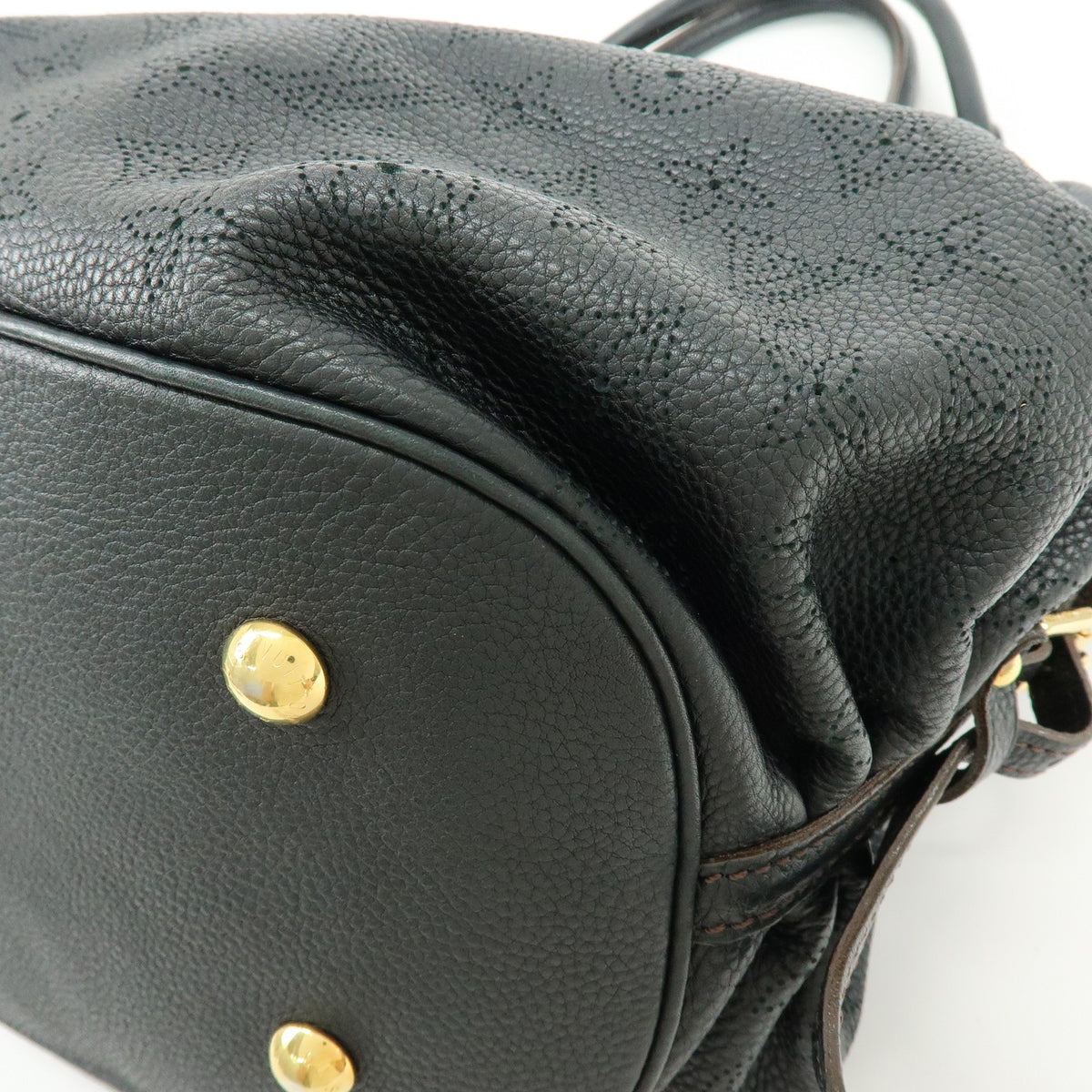 Louis Vuitton L Hobo Mahina Leather, Black, Leather, Shoulder Bag