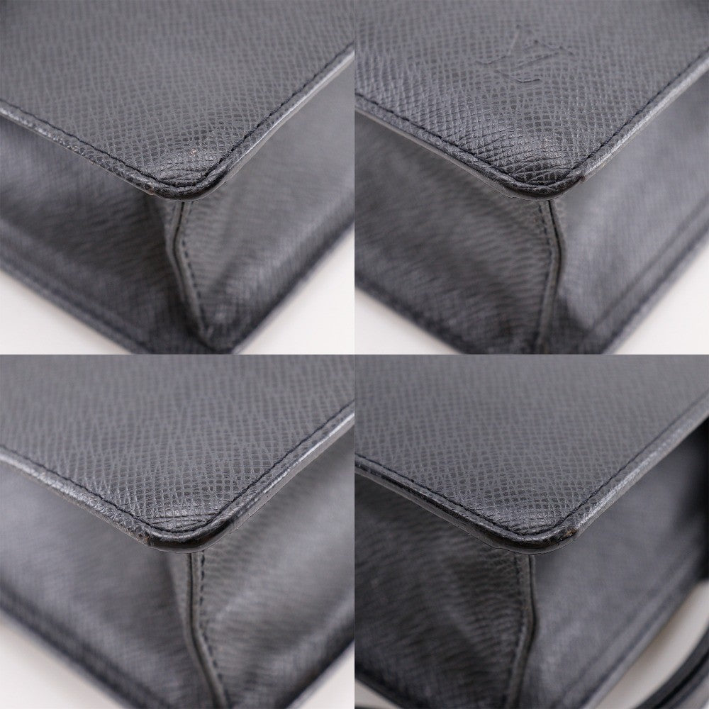 Louis Vuitton Selenga Pochette Taiga Leather, Black, Leather, Clutch