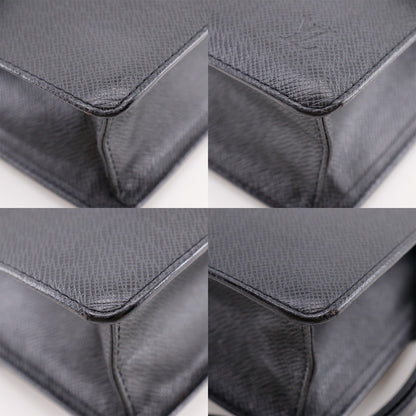 Louis Vuitton Selenga Pochette Taiga Leather, Black, Leather, Clutch