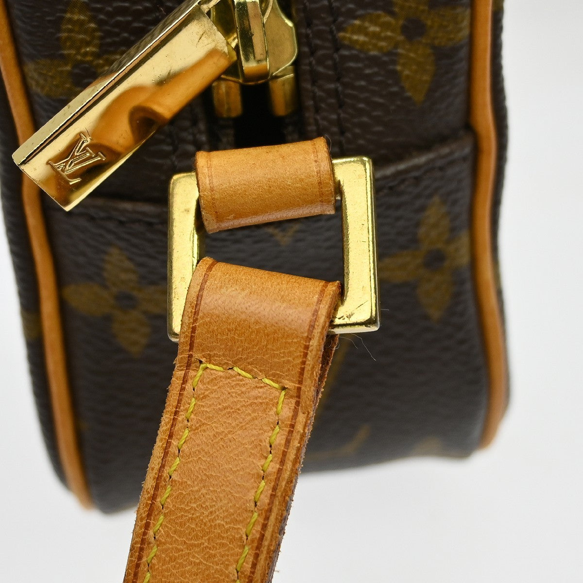 Louis Vuitton Cite Pochette Monogram Canvas, Brown, Canvas, Clutch