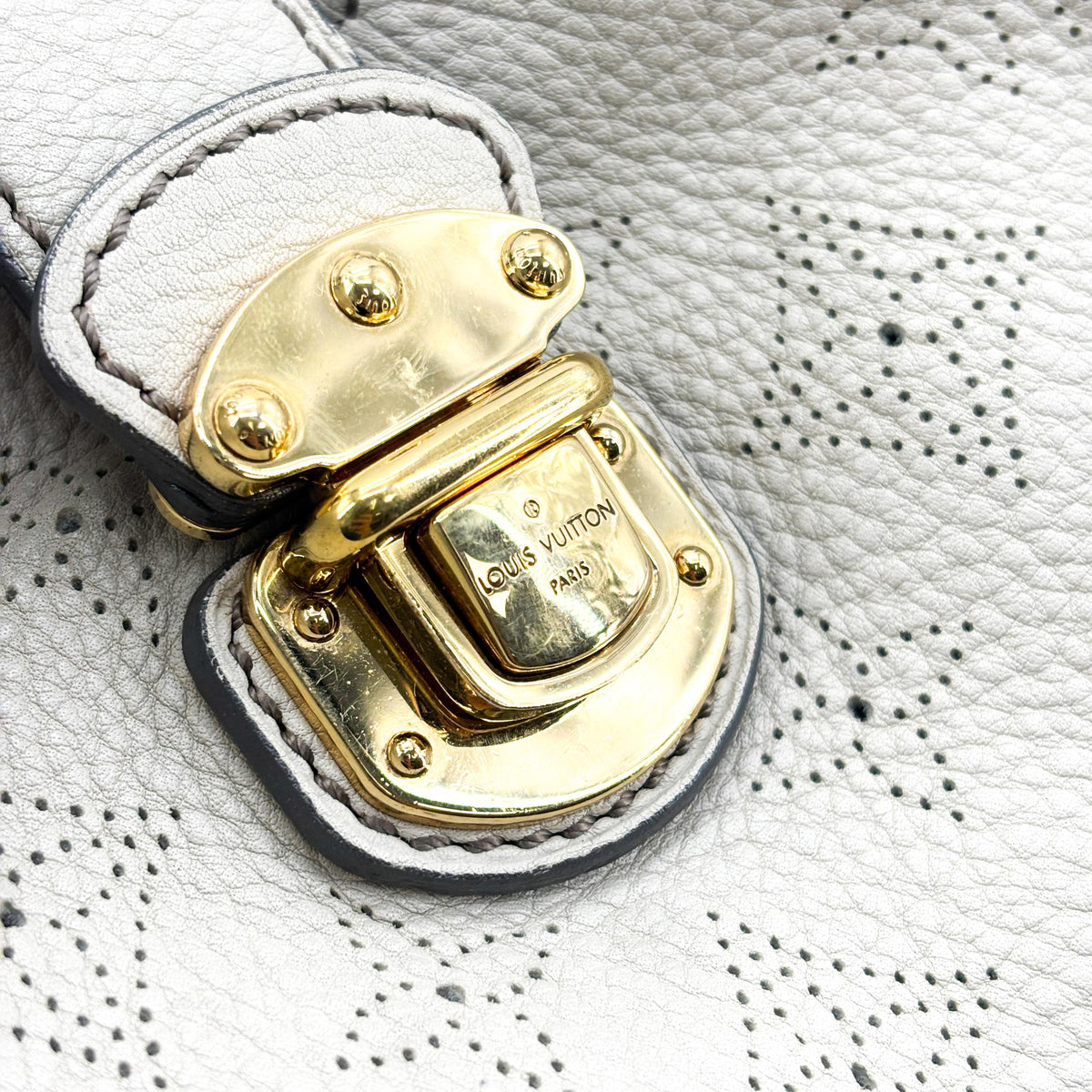 Louis Vuitton L Hobo Mahina Leather, Beige, Leather, Shoulder Bag