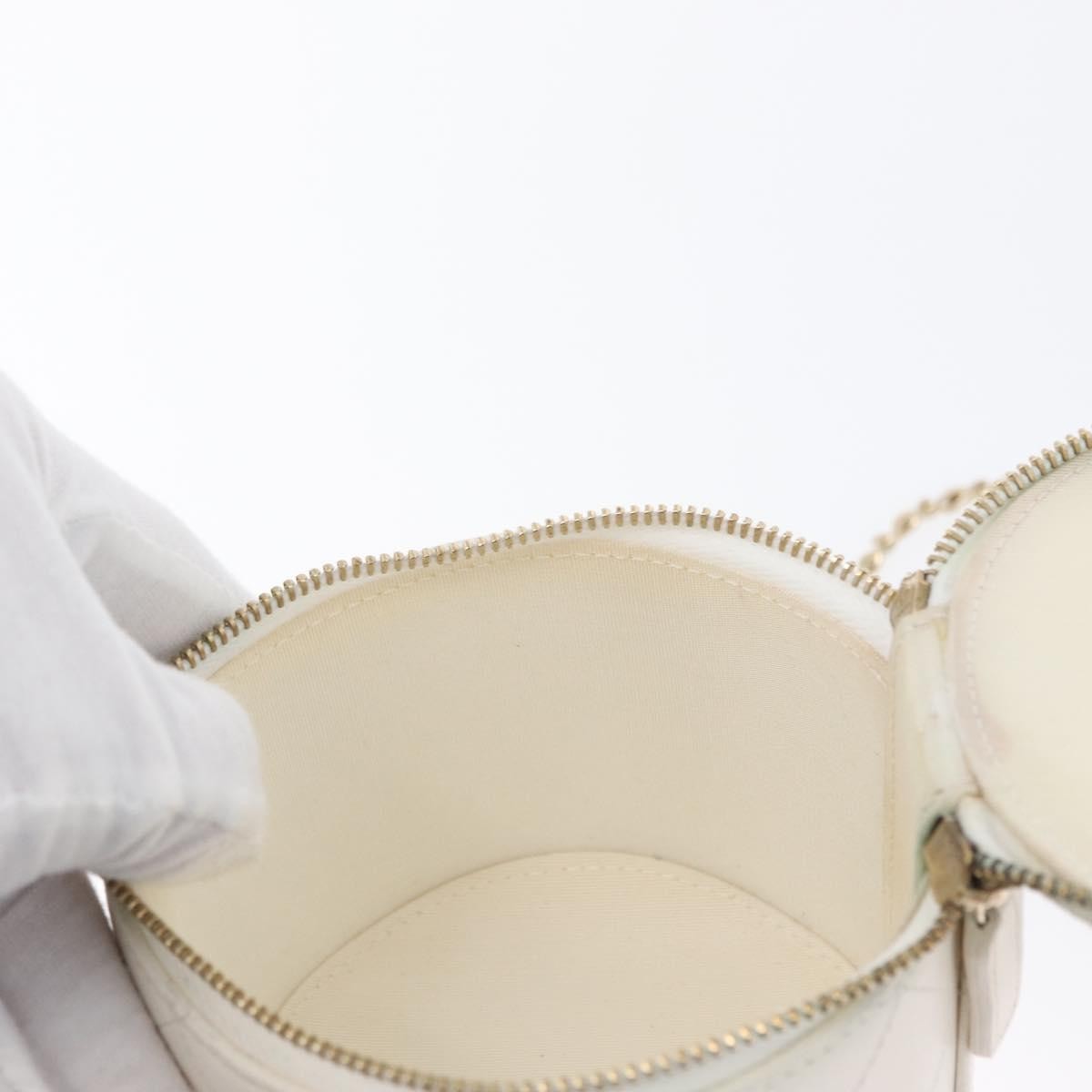 Chanel CC Round Vanity Case with Chain Quilted Lambskin, White, Leather, Clutch