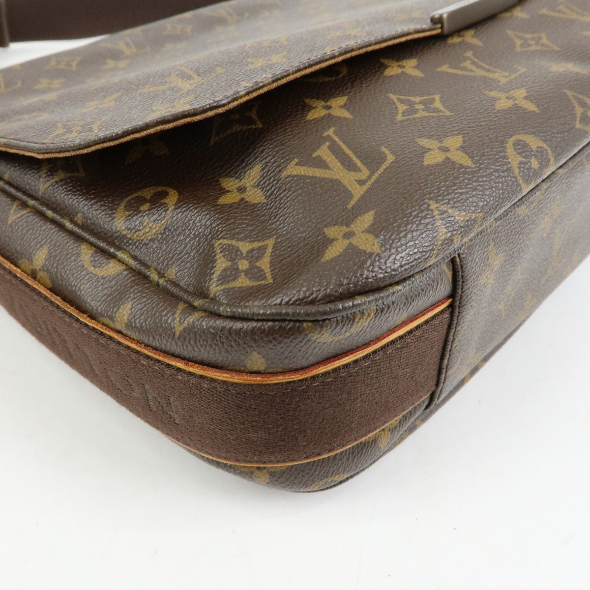 Louis Vuitton Beaubourg Messenger Monogram Canvas, Brown, Canvas, Handbag