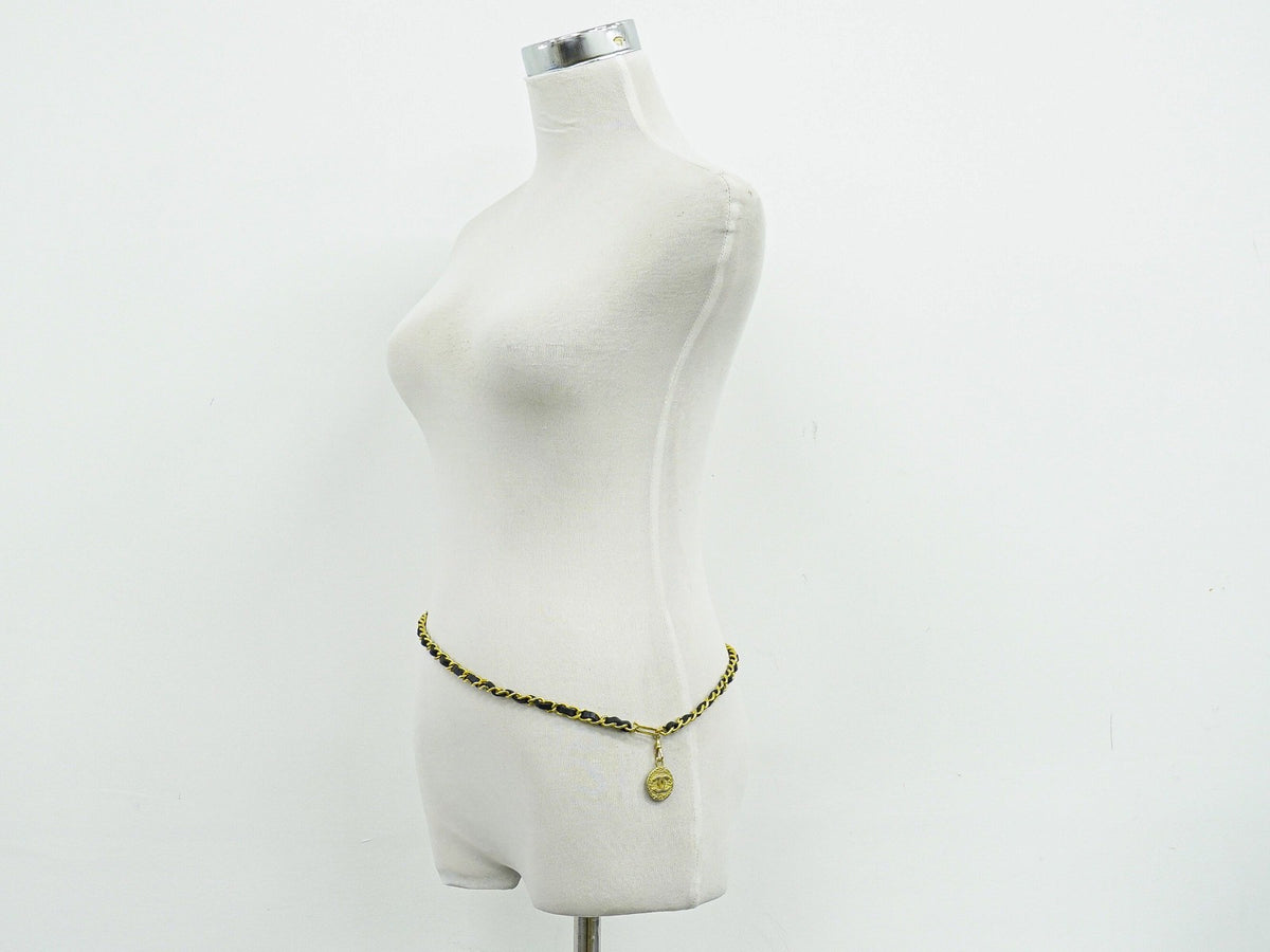 Chanel Vintage Logo Chain Belt Metal and Leather, Gold, Gold Plated, Belt