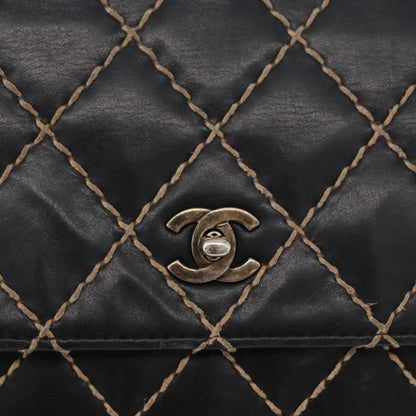 Chanel Chanel Matelassé Cuir Noir Black leather, Black, Leather, Handbag