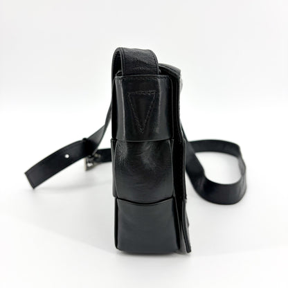 Bottega Veneta Cassette Maxi Intrecciato Leather, Black, Leather, Shoulder Bag