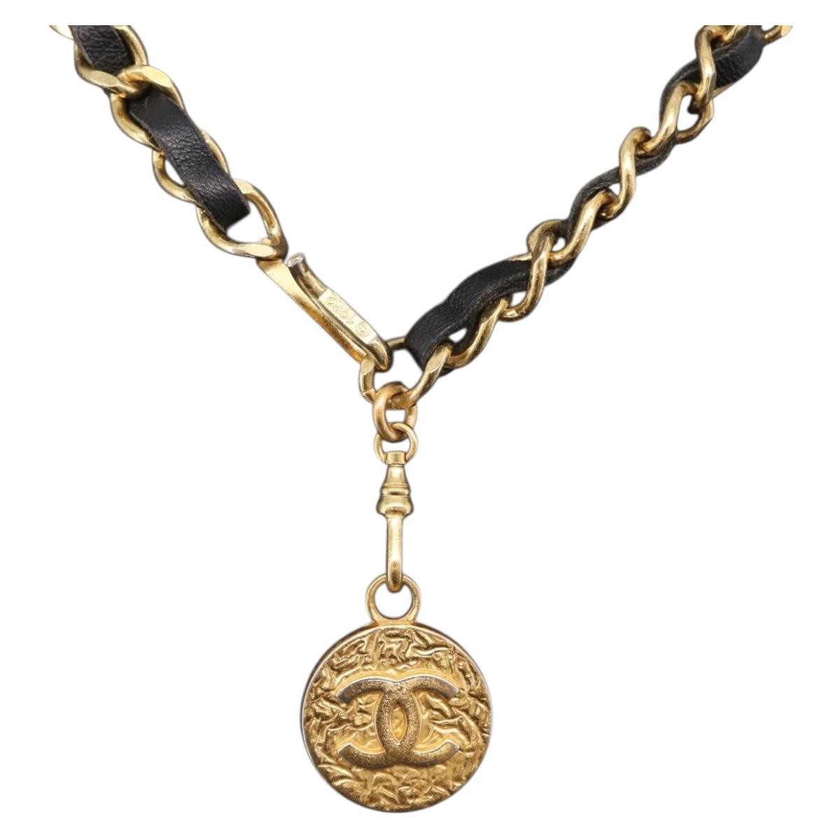 Chanel Vintage Logo Chain Belt Metal and Leather, Gold, Metal, Belt