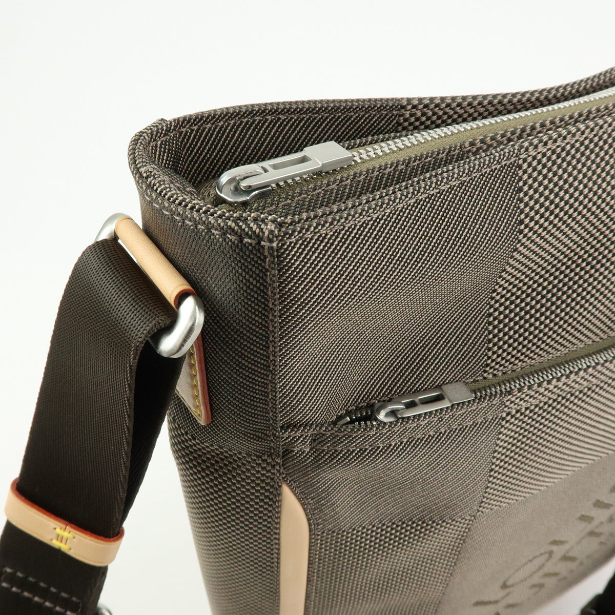 Louis Vuitton Compagnon Messenger Damier Geant Canvas, Brown, Canvas, Handbag