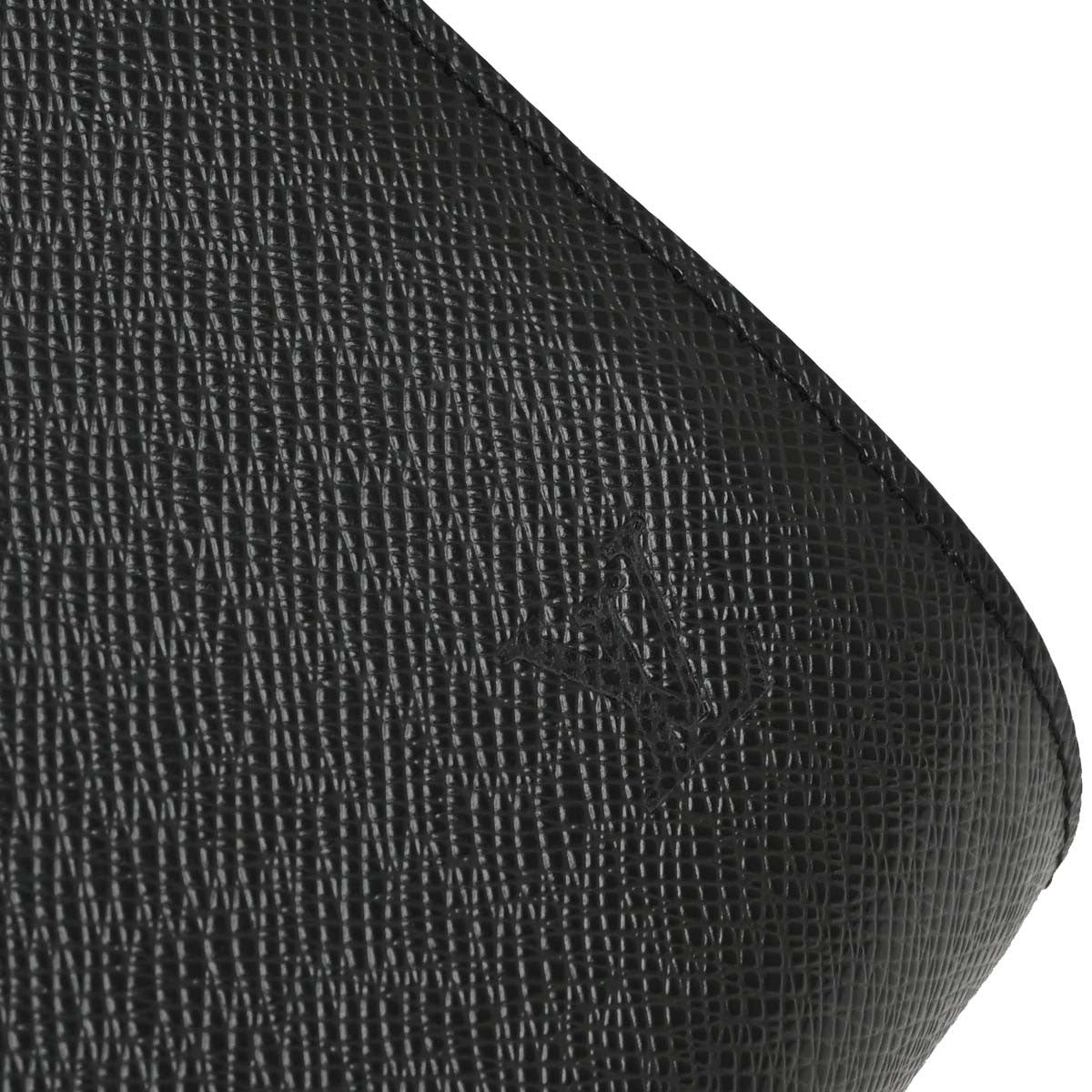 Louis Vuitton Pochette Baikal Clutch Taiga Leather, Black, Leather, Clutch