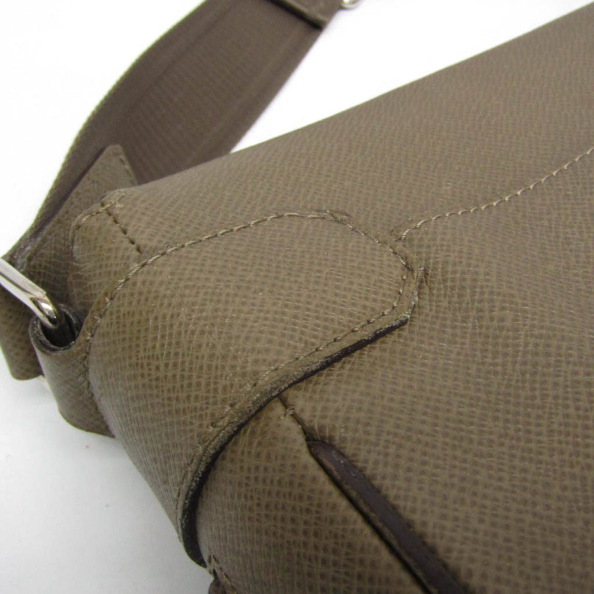Louis Vuitton Roman Taiga Leather, Beige, Leather, Shoulder Bag