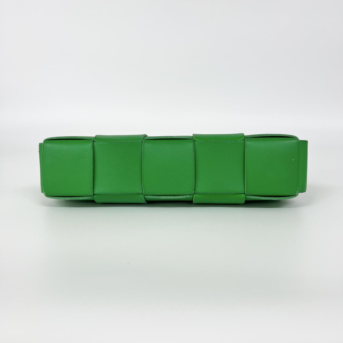Bottega Veneta Cassette Maxi Intrecciato Leather, Green, Leather, Shoulder Bag