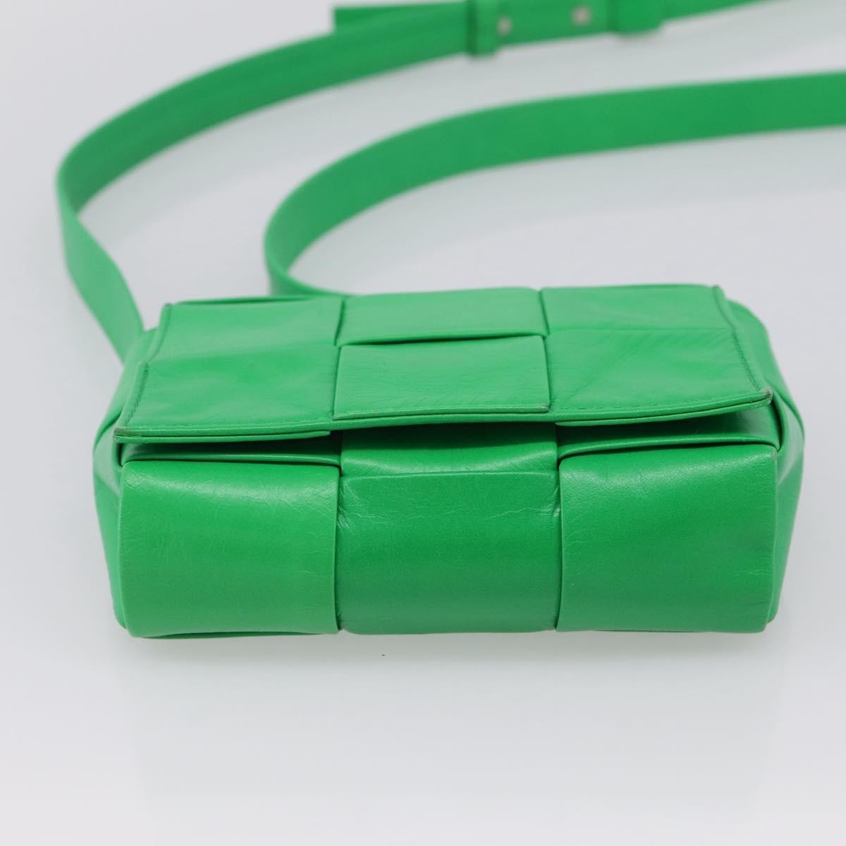 Bottega Veneta Cassette Maxi Intrecciato Leather, Green, Leather, Clutch