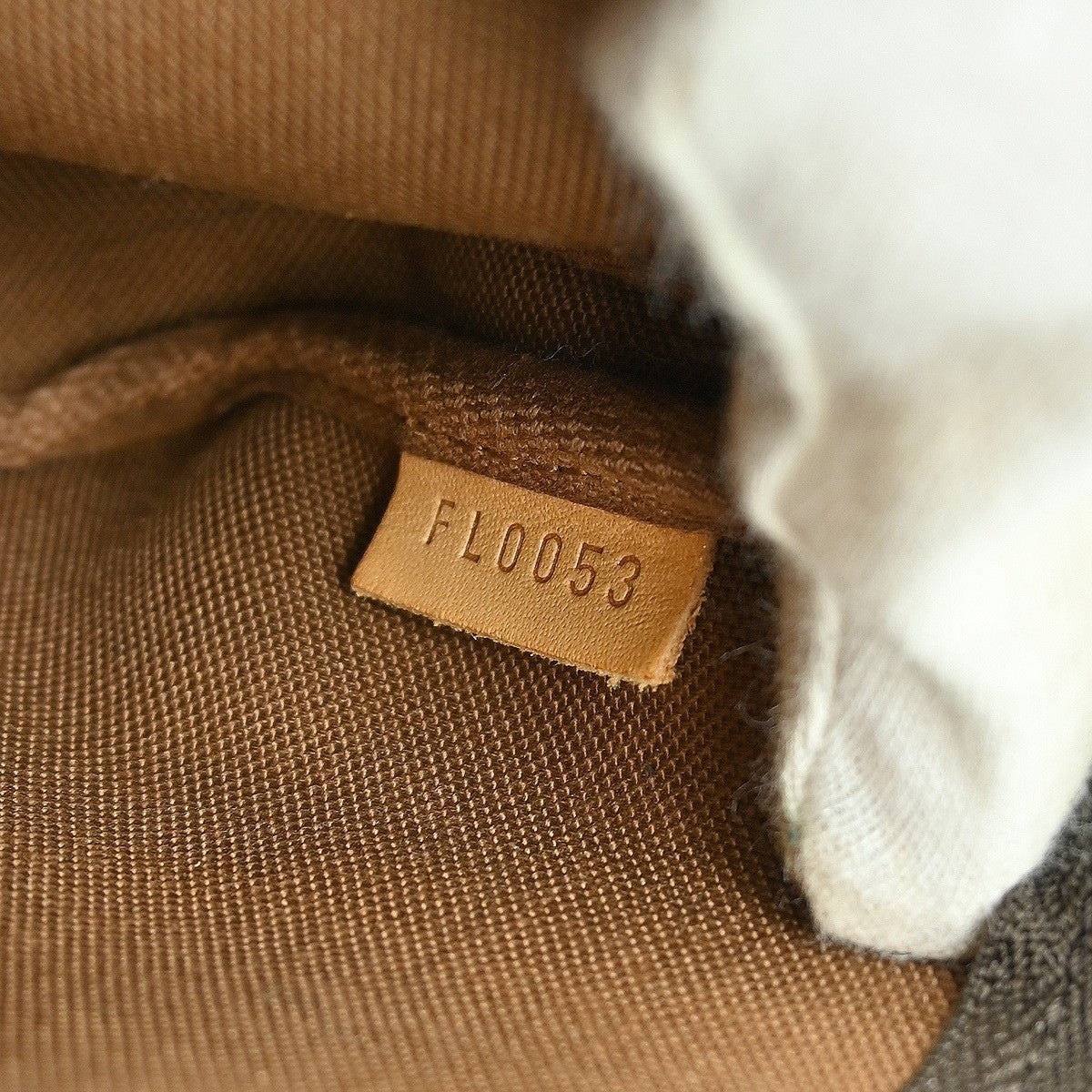 Louis Vuitton Mini pochette accessoires Canvas, Brown, Canvas, Clutch