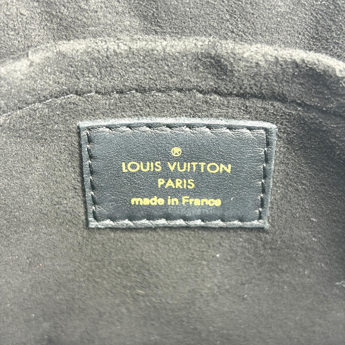 Louis Vuitton New Wave Camera Quilted Leather, Black, Leather, Handbag