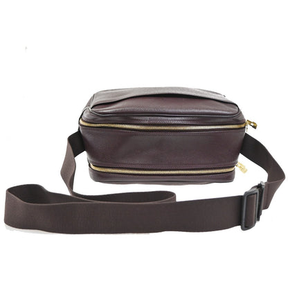 Louis Vuitton Reporter Taiga Leather, Brown, Leather, Shoulder Bag