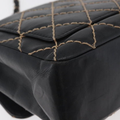 Chanel Chanel Matelassé Cuir Noir Black leather, Black, Leather, Handbag