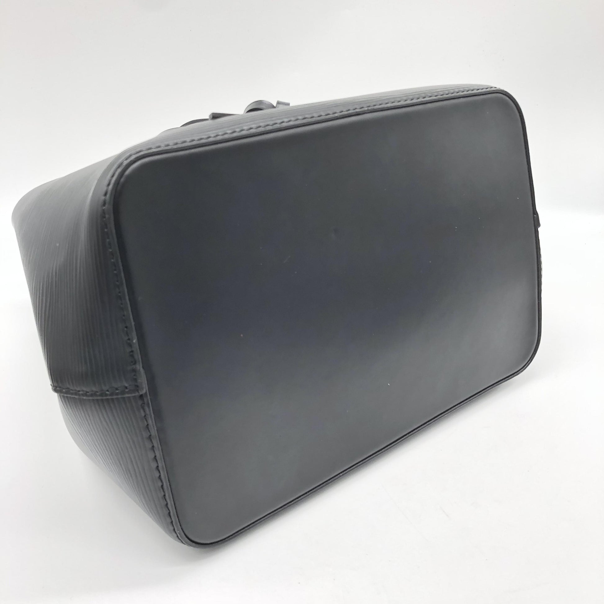 Louis Vuitton NeoNoe Epi Leather, Black, Leather, Handbag