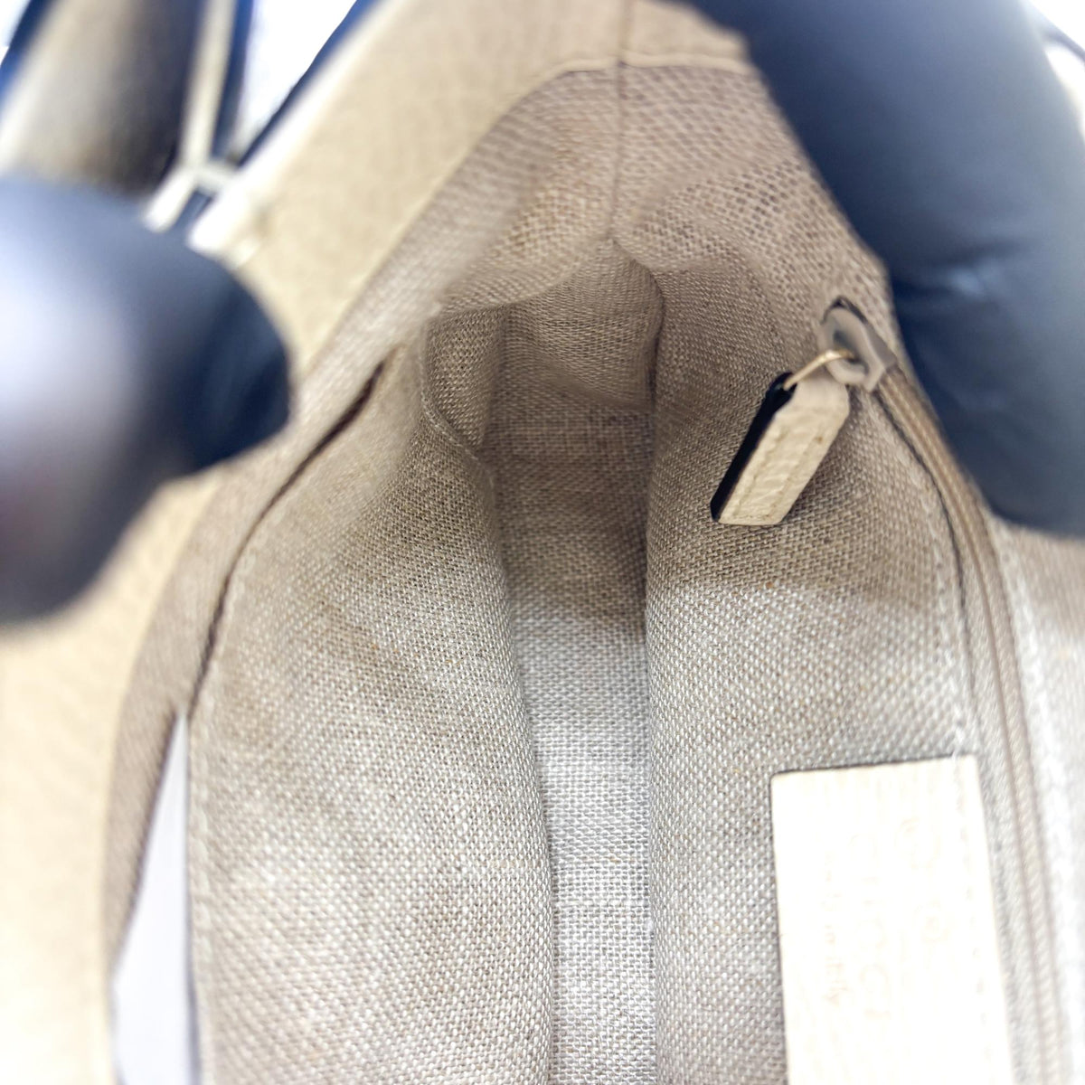 Gucci Interlocking Leather, Beige, Leather, Shoulder Bag