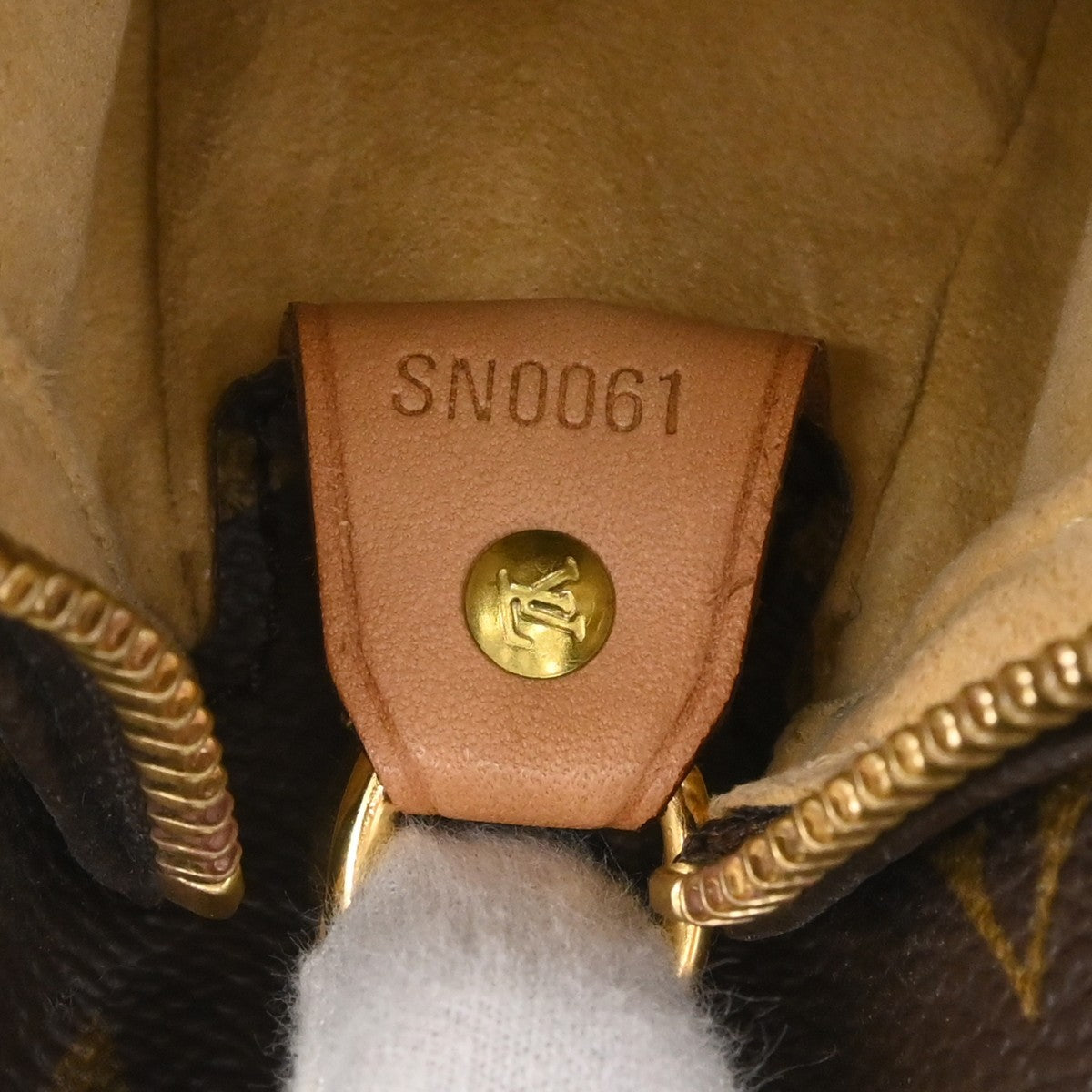 Louis Vuitton Looping Monogram Canvas, Brown, Canvas, Handbag