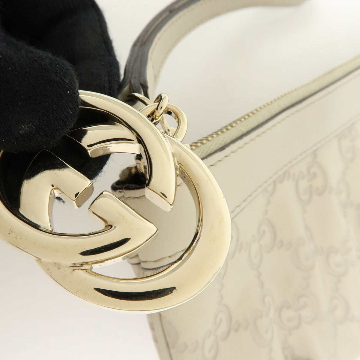 Gucci Heart Wristlet Guccissima Leather, Beige, Leather, Clutch