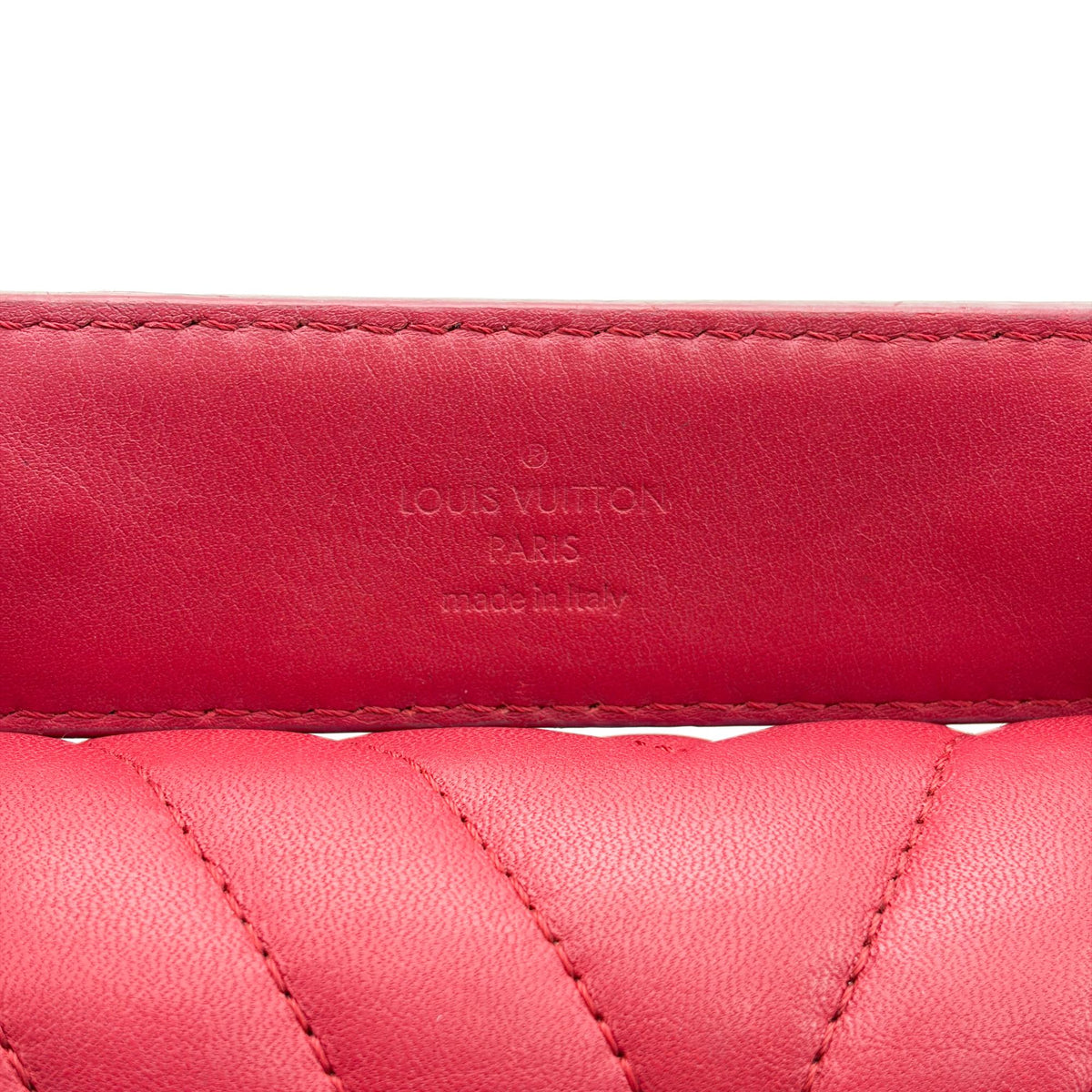 Louis Vuitton New Wave Chain Quilted Leather, Red, Leather, Handbag