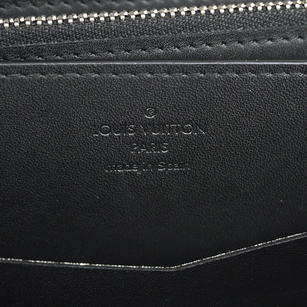 Louis Vuitton Zippy XL, Black, Canvas, wallet