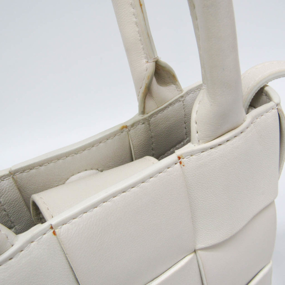 Bottega Veneta Cassette Convertible Maxi Intrecciato Leather, White, Leather, Tote Bag