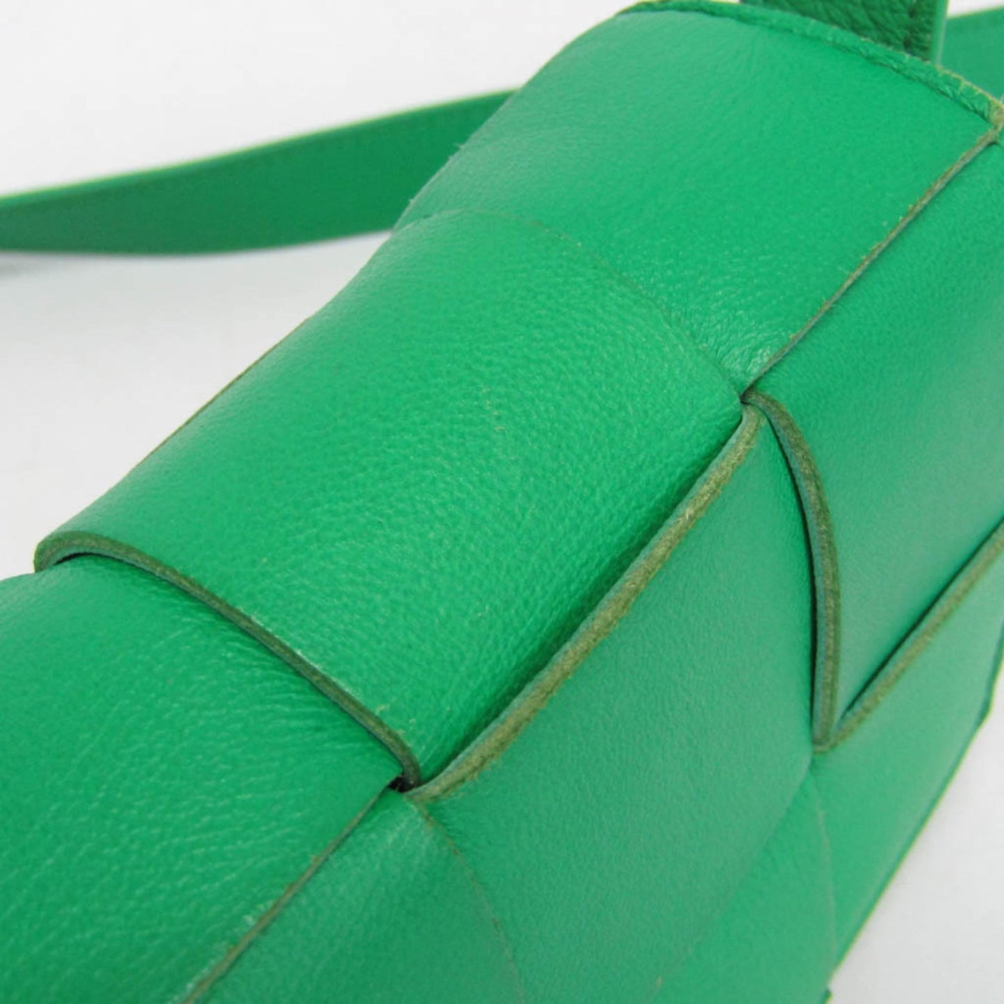 Bottega Veneta Cassette Maxi Intrecciato Leather, Green, Leather, Clutch