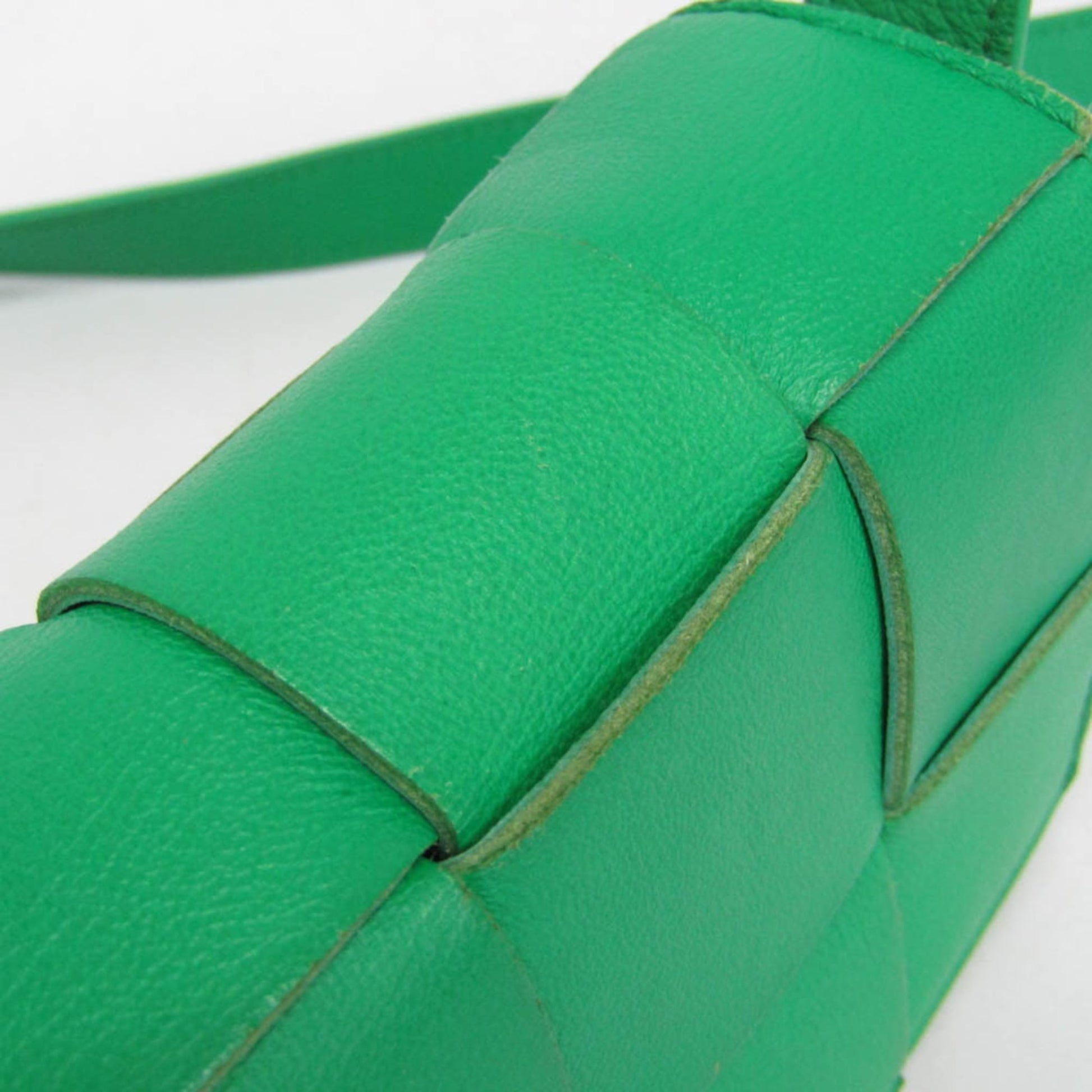 Bottega Veneta Cassette Maxi Intrecciato Leather, Green, Leather, Clutch