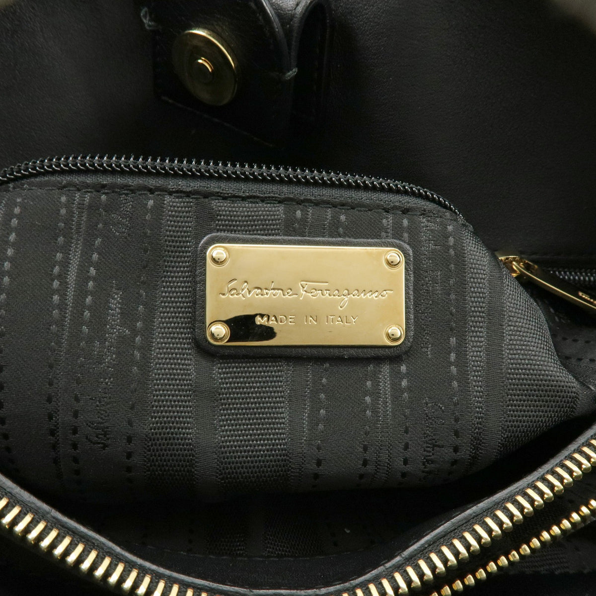 Salvatore Ferragamo W Chain Leather, Black, Leather, Tote Bag