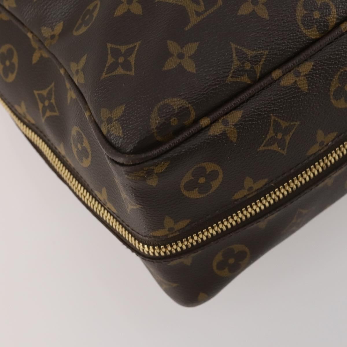 Louis Vuitton Bequia Porte Document Geant Monogram Canvas with Leather, Brown, Canvas, Briefcase
