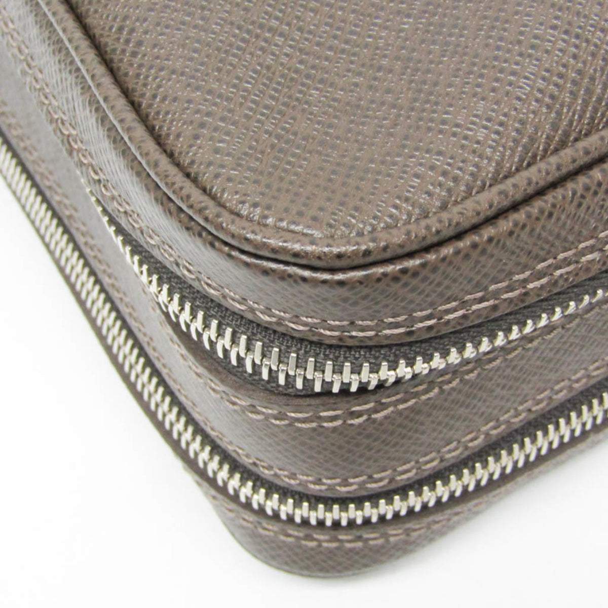 Louis Vuitton Pavel Taiga Leather, Brown, Leather, Clutch