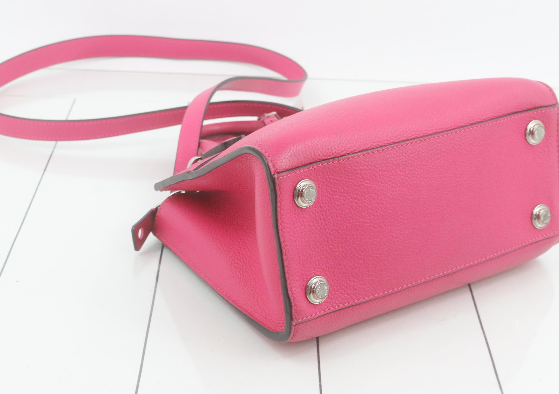 Louis Vuitton Lockme Handbag Leather, PINK, LEATHER, Handbag