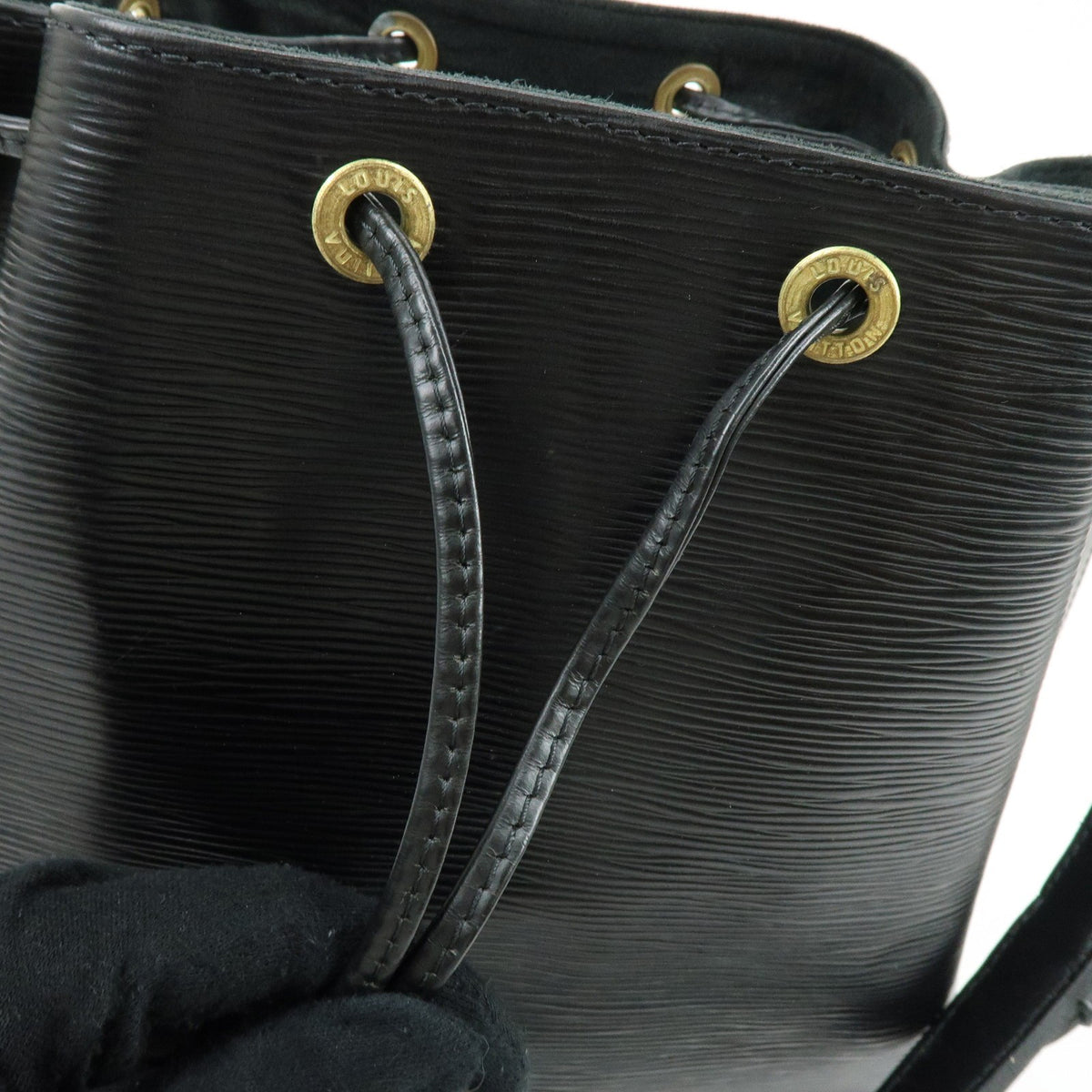 Louis Vuitton Noe Epi Leather, Black, Leather, Shoulder Bag