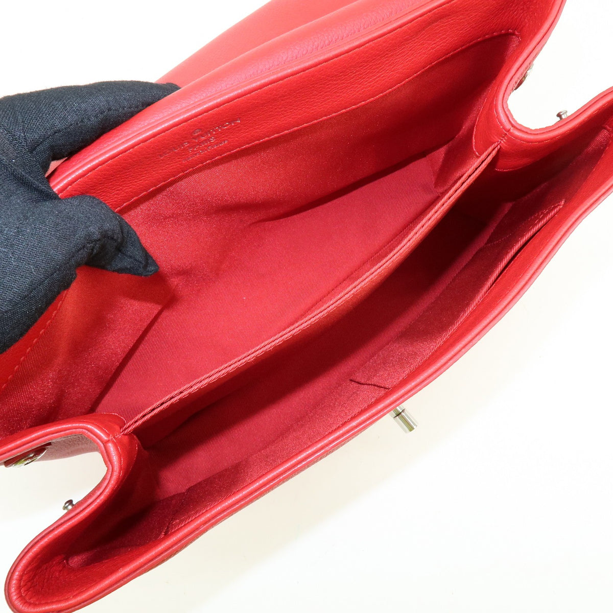 Louis Vuitton Lockme II Leather, Red, Leather, Shoulder Bag