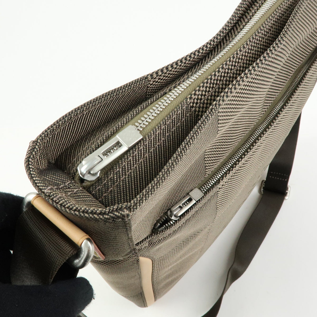 Louis Vuitton Compagnon Messenger Damier Geant Canvas, Brown, Canvas, Handbag