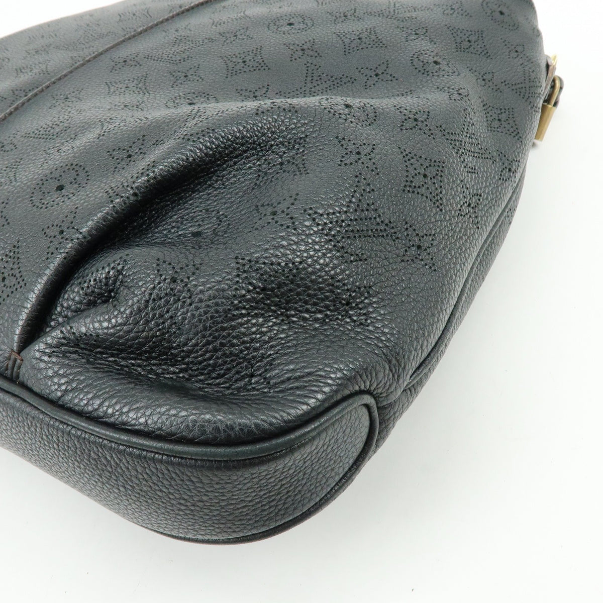 Louis Vuitton Selene Mahina Leather, Black, Leather, Handbag